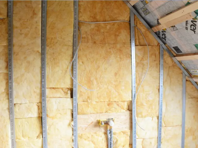 Zwischensparrendämmung mit Mineralwolle – Dachdämmung bei Dachsanierung in St. Pölten